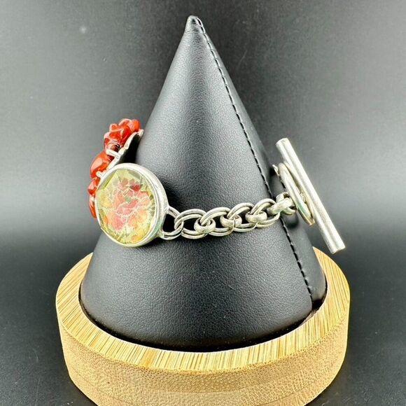 Kenneth Cole NY Carved Flower floral Resin Toggle Link Bracelet 7" - Picture 3 of 5